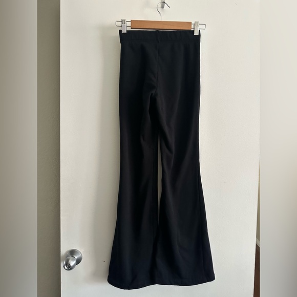 Old Navy Women’s Fleece Lined Black Flare Pants in size XS - Picture 3 of 4